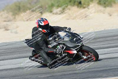 media/Dec-01-2025-Moto Forza (Mon) [[2daa91e15f]]/2-Intermediate Group/Session 4 Turn 9/